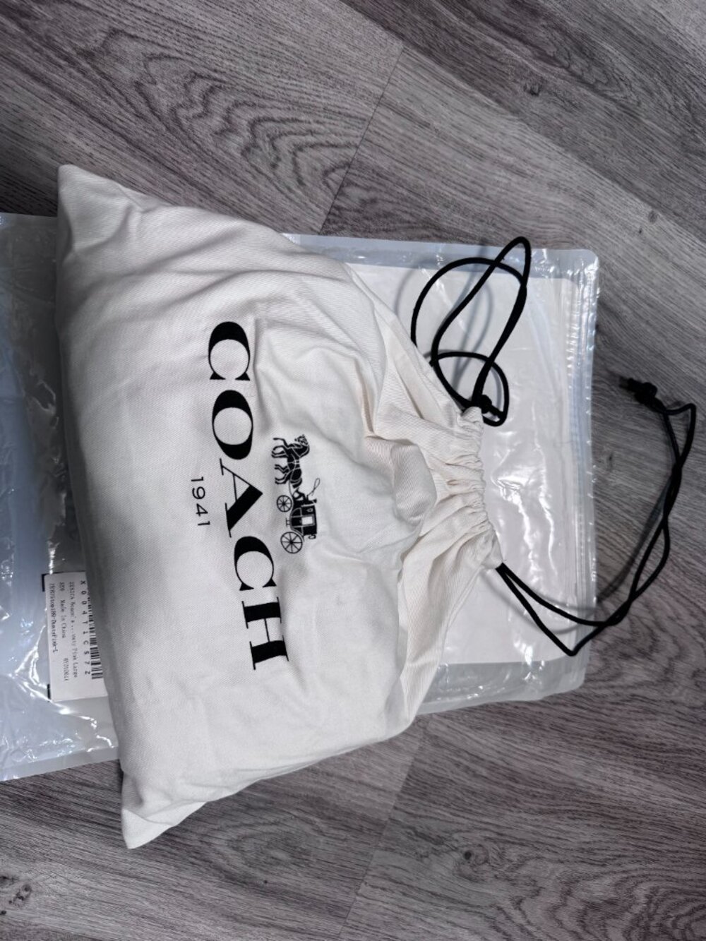 COACH - Picture 6 of 6